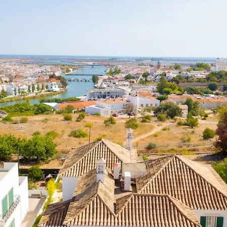 בית הארחה Terrace טאווירה