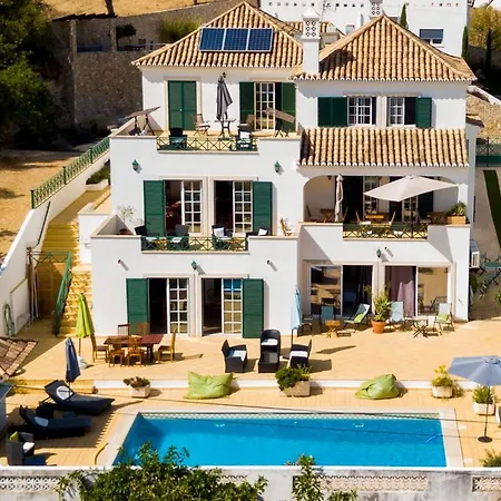 Πανσιόν Terrace 3*