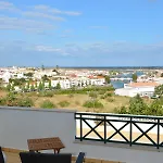 Terrace בית הארחה 4*