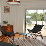 Terrace בית הארחה 4*