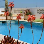 Terrace 4* טאווירה